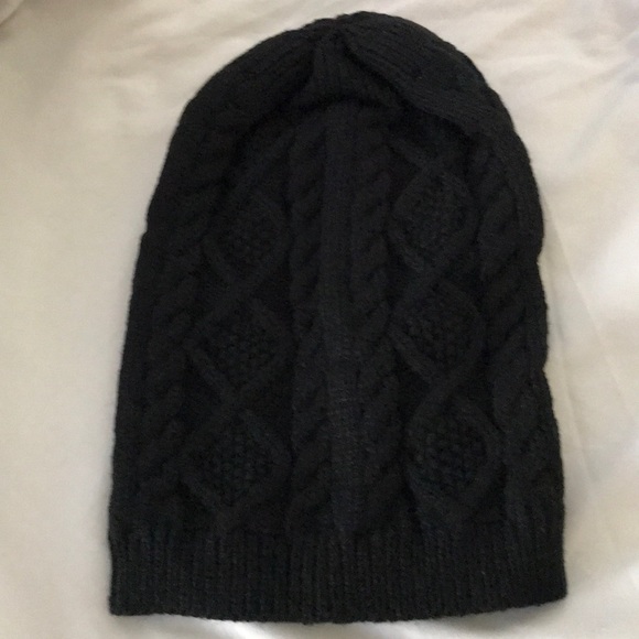 New! Cable Knit Slouch Beanie - Picture 2 of 6